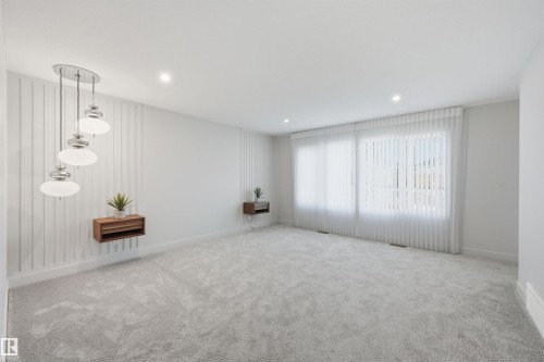 6038 Crawford Drive, Edmonton, AB - Indoor