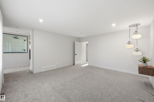 6038 Crawford Drive, Edmonton, AB - Indoor Photo Showing Other Room