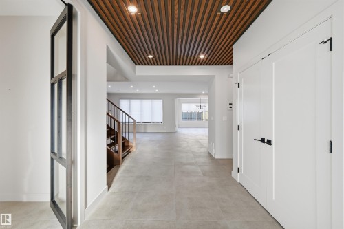 6038 Crawford Drive, Edmonton, AB - Indoor Photo Showing Other Room