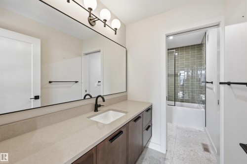 6038 Crawford Drive, Edmonton, AB - Indoor