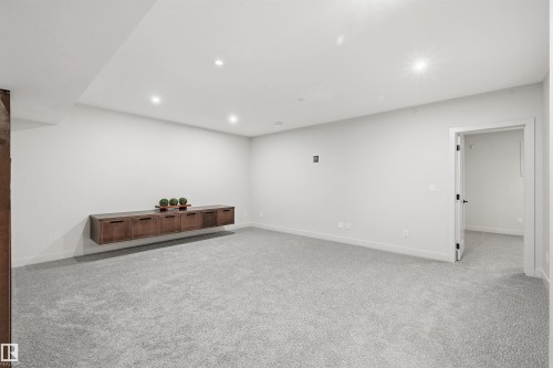 6038 Crawford Drive, Edmonton, AB - Indoor