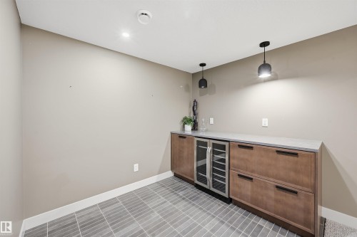 6038 Crawford Drive, Edmonton, AB - Indoor Photo Showing Other Room