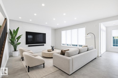 6038 Crawford Drive, Edmonton, AB - Indoor Photo Showing Living Room