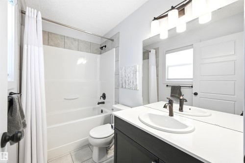 9720 223 Street, Edmonton, AB - Indoor Photo Showing Bathroom