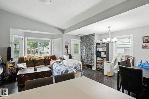 10436 154 Street, Edmonton, AB - Indoor Photo Showing Living Room
