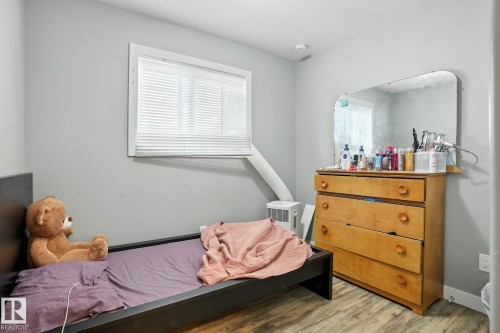 10438 154 Street, Edmonton, AB - Indoor Photo Showing Bedroom