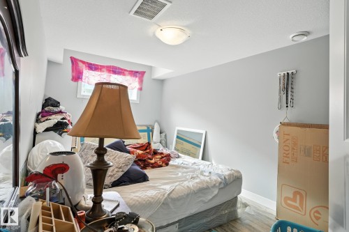 10438 154 Street, Edmonton, AB - Indoor Photo Showing Bedroom