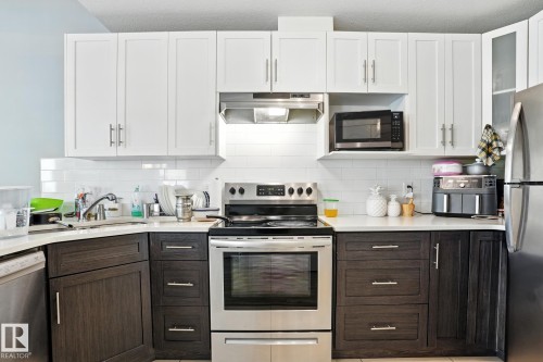 10438 154 Street, Edmonton, AB - Indoor Photo Showing Kitchen With Stainless Steel Kitchen With Upgraded Kitchen