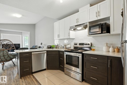 10438 154 Street, Edmonton, AB - Indoor Photo Showing Kitchen With Stainless Steel Kitchen With Upgraded Kitchen