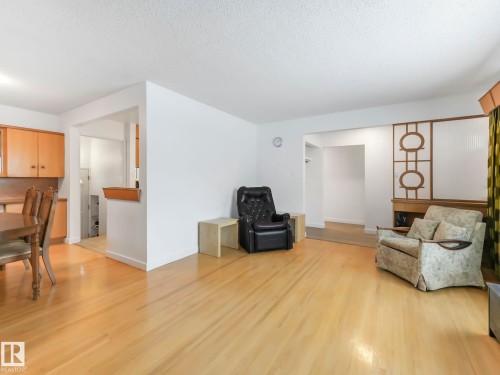 11412 134A Avenue, Edmonton, AB - Indoor Photo Showing Living Room