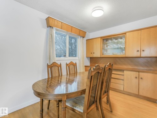 11412 134A Avenue, Edmonton, AB - Indoor Photo Showing Dining Room