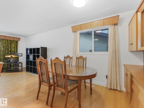 11412 134A Avenue, Edmonton, AB - Indoor Photo Showing Dining Room
