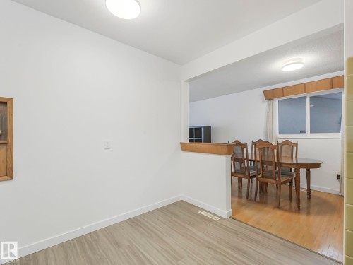 11412 134A Avenue, Edmonton, AB - Indoor