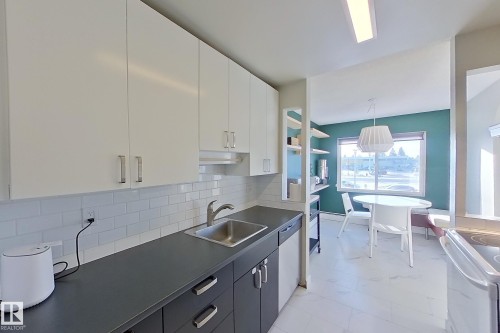 207 11420 40 Avenue, Edmonton, AB - Indoor Photo Showing Kitchen With Upgraded Kitchen