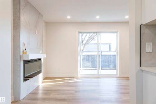 18418 62B Avenue, Edmonton, AB - Indoor Photo Showing Other Room