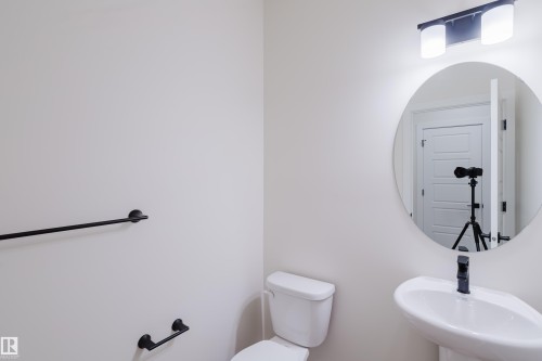 143 Catria Point(E), Sherwood Park, AB - Indoor Photo Showing Bathroom