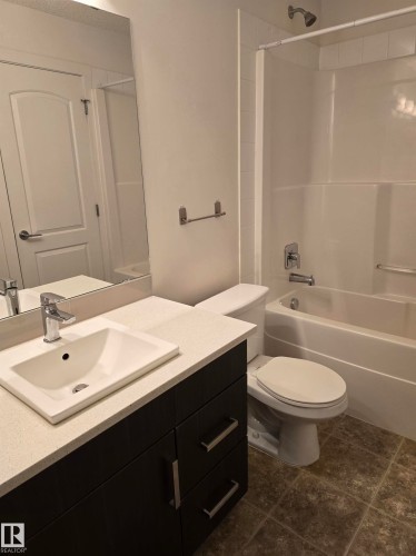 101 667 Watt Boulevard, Edmonton, AB - Indoor Photo Showing Bathroom