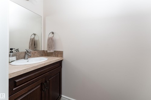 22 Vale Terrace, Fort Saskatchewan, AB - Indoor Photo Showing Bathroom