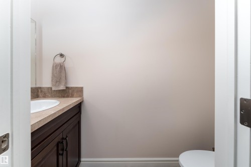 22 Vale Terrace, Fort Saskatchewan, AB - Indoor Photo Showing Bathroom