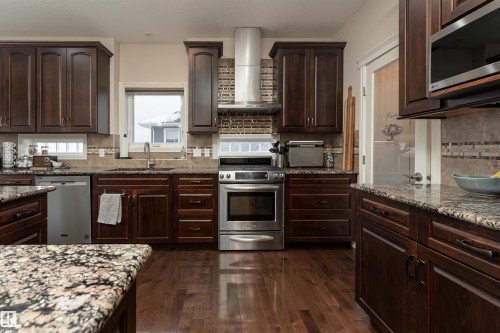 22 Vale Terrace, Fort Saskatchewan, AB - Indoor Photo Showing Kitchen