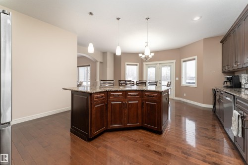 22 Vale Terrace, Fort Saskatchewan, AB - Indoor Photo Showing Kitchen With Upgraded Kitchen