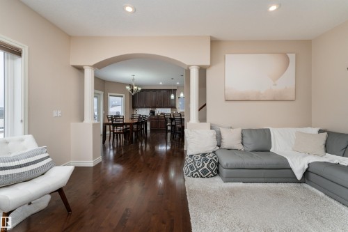 22 Vale Terrace, Fort Saskatchewan, AB - Indoor Photo Showing Living Room