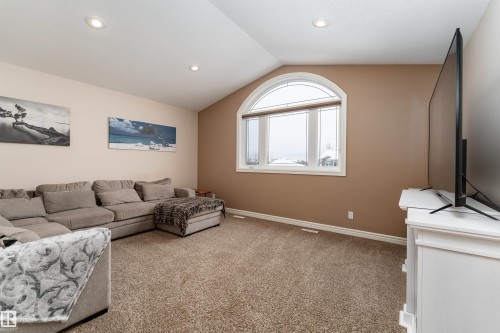 22 Vale Terrace, Fort Saskatchewan, AB - Indoor Photo Showing Living Room