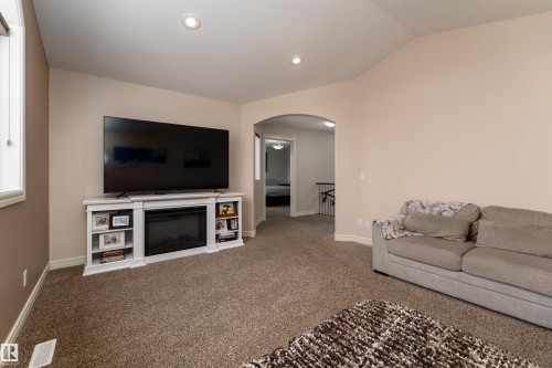 22 Vale Terrace, Fort Saskatchewan, AB - Indoor Photo Showing Living Room