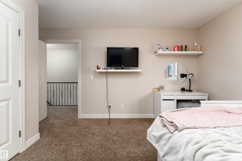 22 Vale Terrace, Fort Saskatchewan, AB - Indoor Photo Showing Bedroom