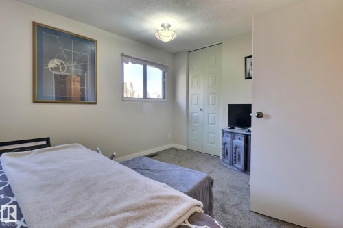 5315 39 Avenue, Edmonton, AB - Indoor Photo Showing Bedroom