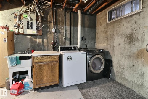 5315 39 Avenue, Edmonton, AB - Indoor Photo Showing Laundry Room