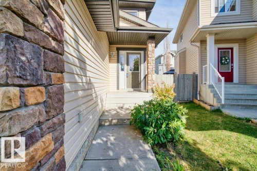7011 Strom Lane, Edmonton, AB - Outdoor