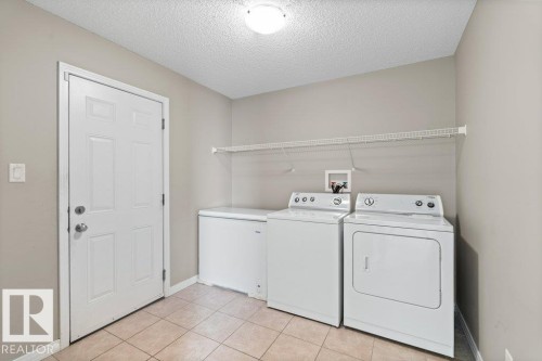 7011 Strom Lane, Edmonton, AB - Indoor Photo Showing Laundry Room