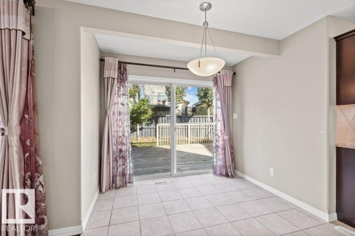 7011 Strom Lane, Edmonton, AB - Indoor Photo Showing Other Room