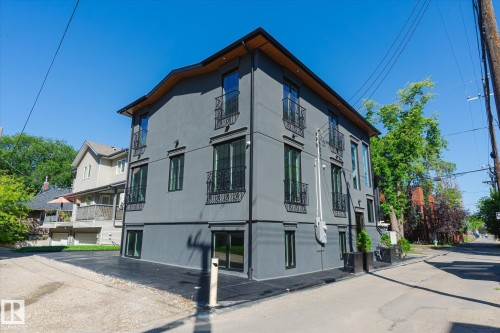 11833 102 Avenue, Edmonton, AB - Outdoor