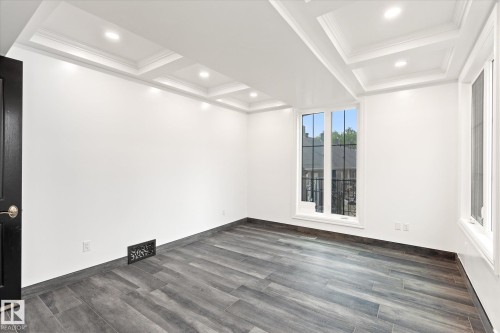 11833 102 Avenue, Edmonton, AB - Indoor Photo Showing Other Room