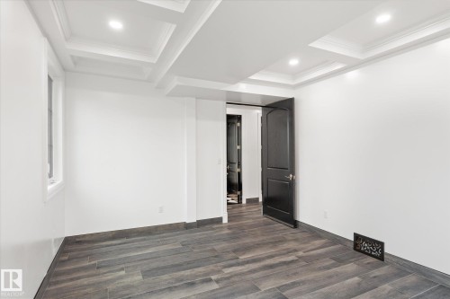 11833 102 Avenue, Edmonton, AB - Indoor Photo Showing Other Room