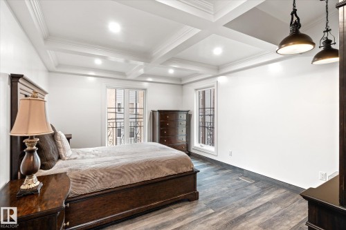 11833 102 Avenue, Edmonton, AB - Indoor Photo Showing Bedroom