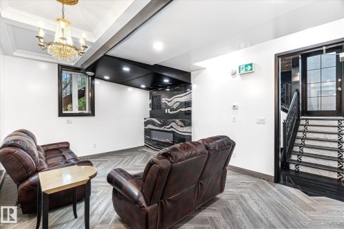 11833 102 Avenue, Edmonton, AB - Indoor