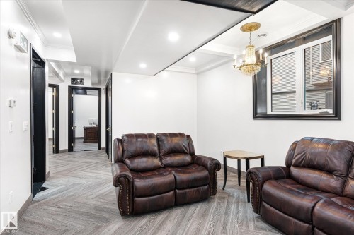 11833 102 Avenue, Edmonton, AB - Indoor