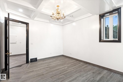 11833 102 Avenue, Edmonton, AB - Indoor Photo Showing Other Room