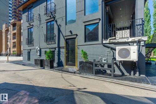 11833 102 Avenue, Edmonton, AB - Outdoor