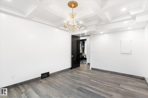 11833 102 Avenue, Edmonton, AB - Indoor Photo Showing Other Room