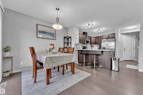 465 Ebbers Way, Edmonton, AB - Indoor Photo Showing Dining Room