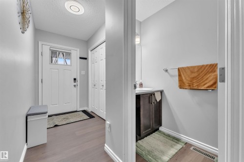 465 Ebbers Way, Edmonton, AB - Indoor Photo Showing Other Room