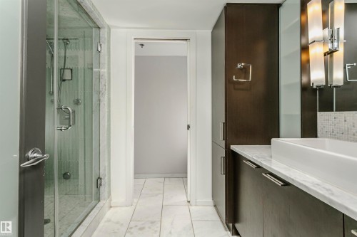 118 10309 107 Street, Edmonton, AB - Indoor Photo Showing Bathroom