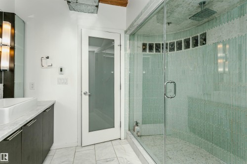 118 10309 107 Street, Edmonton, AB - Indoor Photo Showing Bathroom