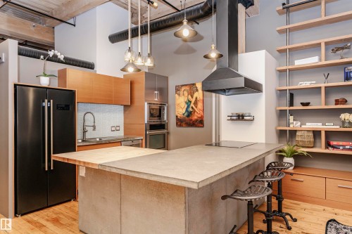 118 10309 107 Street, Edmonton, AB - Indoor Photo Showing Kitchen