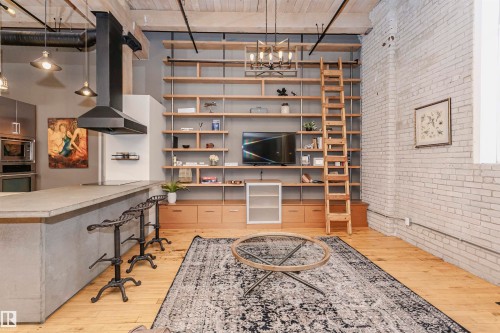 118 10309 107 Street, Edmonton, AB - Indoor