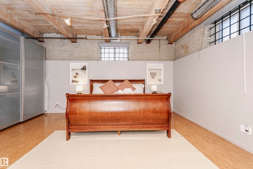 118 10309 107 Street, Edmonton, AB - Indoor Photo Showing Garage